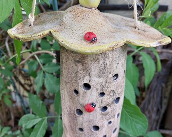 RESERVIERUNG von Hummelhäuschen , Insektenhotel und Co.