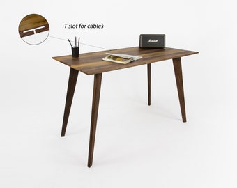 Klein notenhouten bureau met T-gleuf, houten bureau, computerbureau, thuiskantoor, kantoor bureau, op maat gemaakt bureau, schrijftafel, bureau bureau, tafel