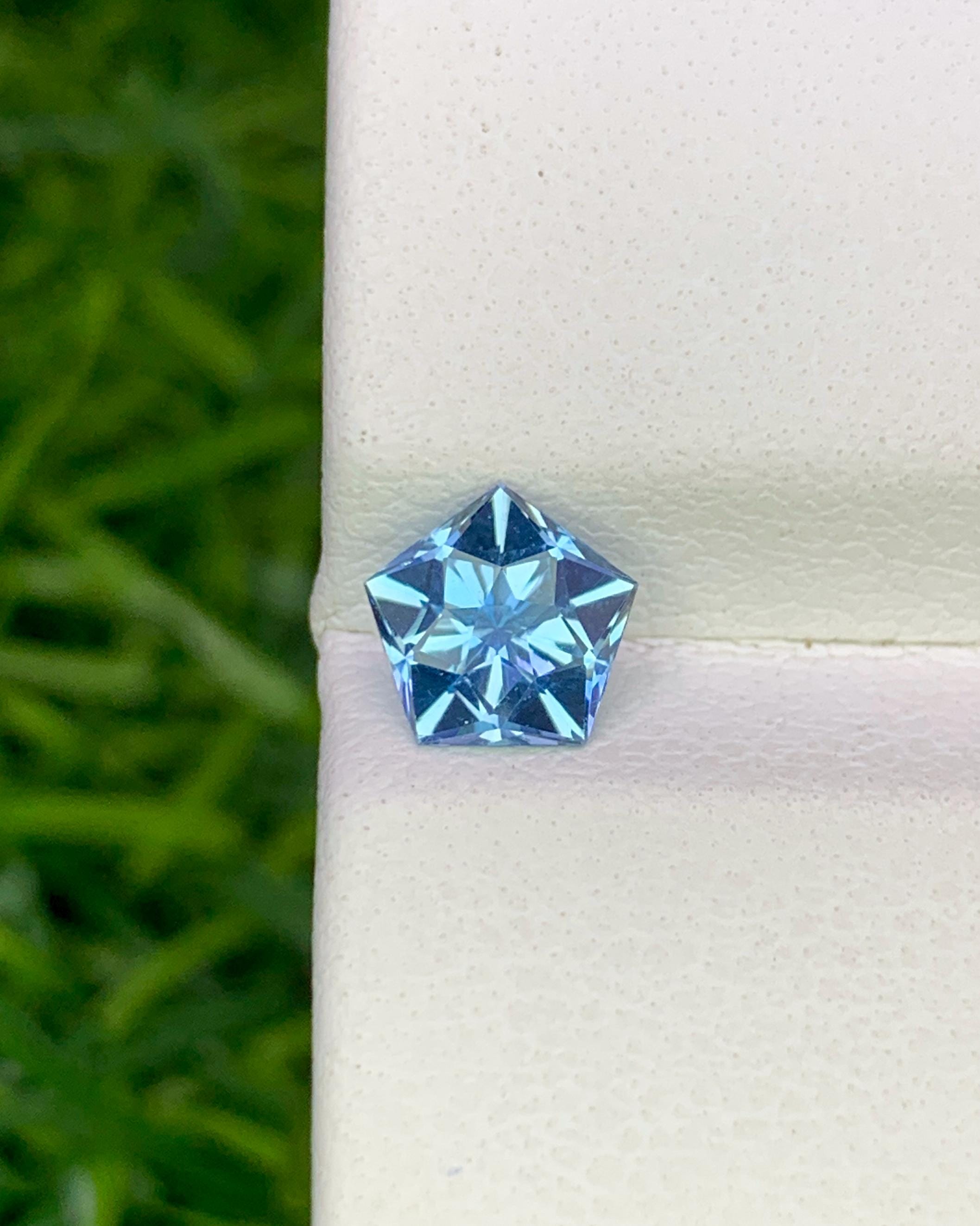 天然石 宝石質 アクアマリン 108カット 天然アクアマリン 0.68カラット 6.2x6.2mm 五角形ファセットカット宝石