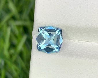 Naturlig akvamarin 0,87 karat 6,4x6,4 mm fasetterad ädelsten med fin form