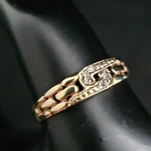 Vintage 9ct Gold Ring set with Six White Stones, Birmingham, Late 1970s