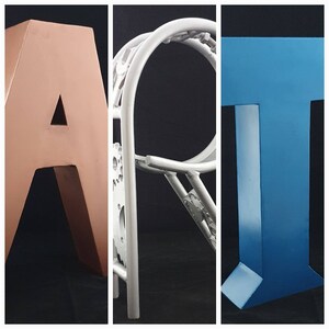 Letras extra grandes de aço "ART", feitas à mão, 16 polegadas de altura
