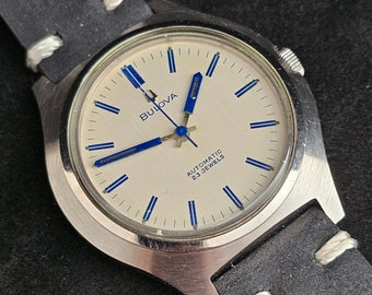 Vintage White and Blue Dialed Bulova 23 Jewel Wristwatch in Excellent, Serviced, Condition. Circa 1970