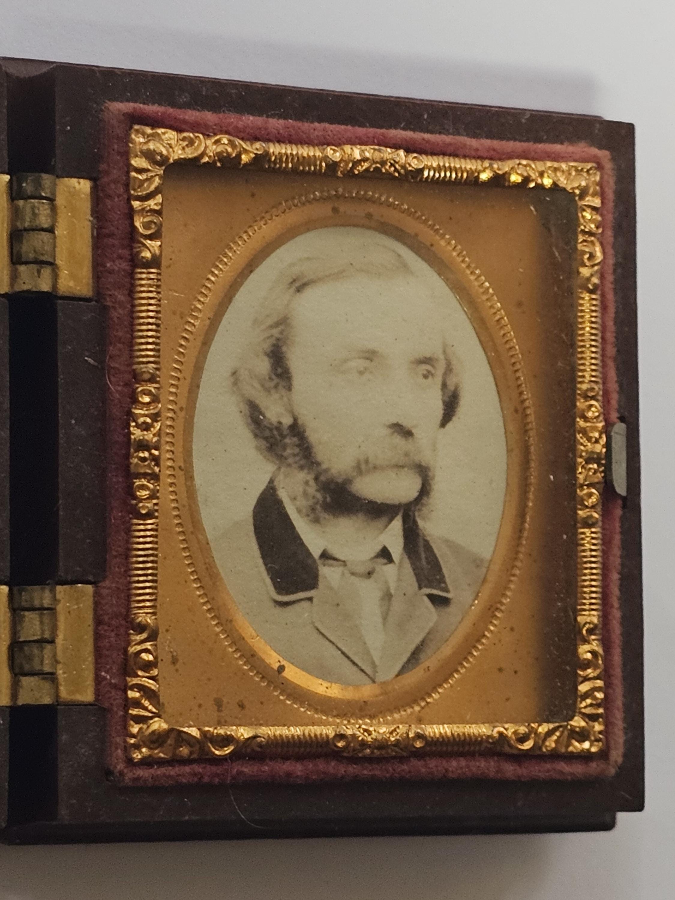 ユニオンケース入りダゲレオタイプ写真（紳士） 1840-1860年頃 - Etsy 日本