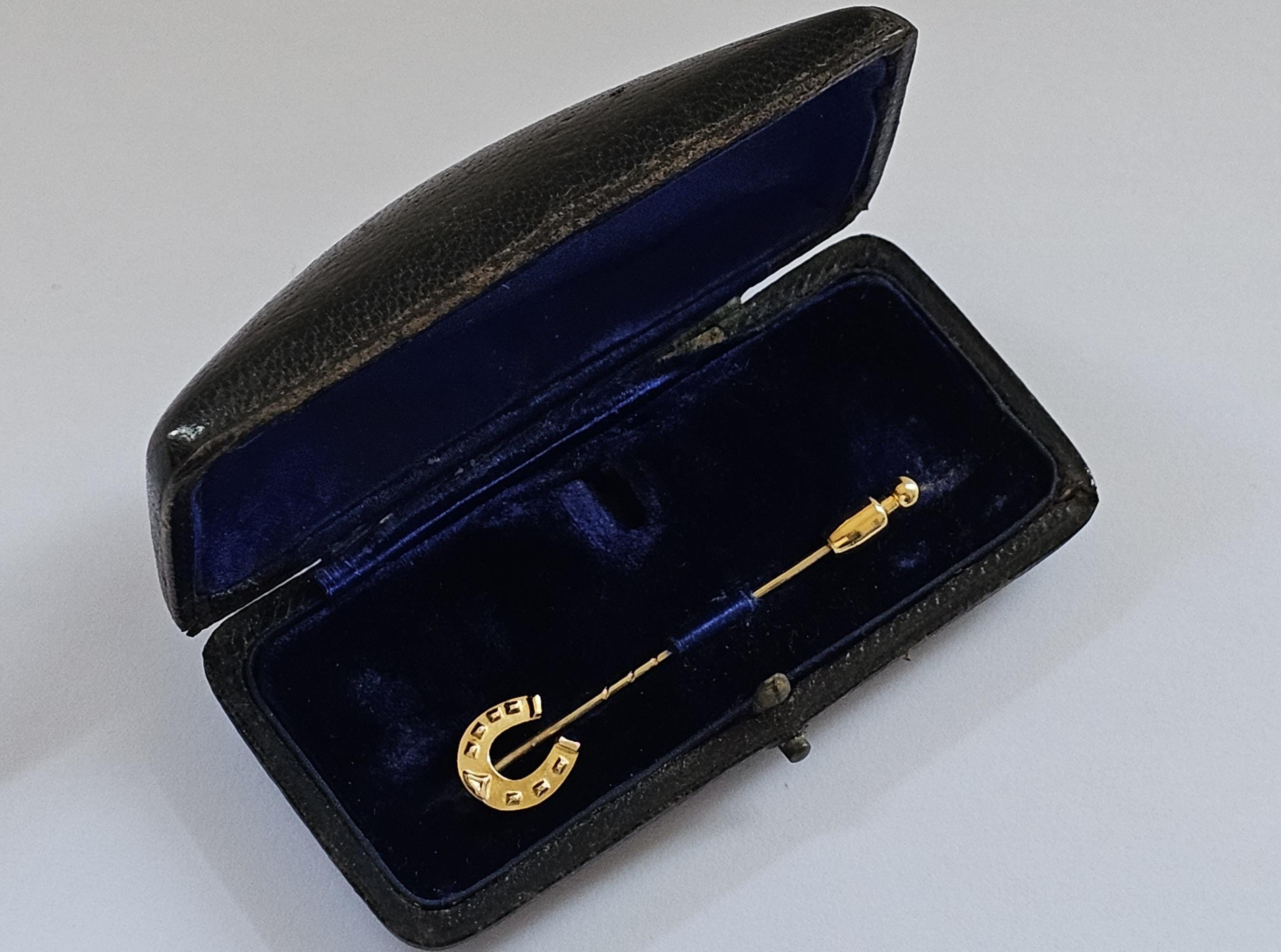 9ct Gold Late Victorian or Edwardian Horseshoe Shaped Stock  display picture 3