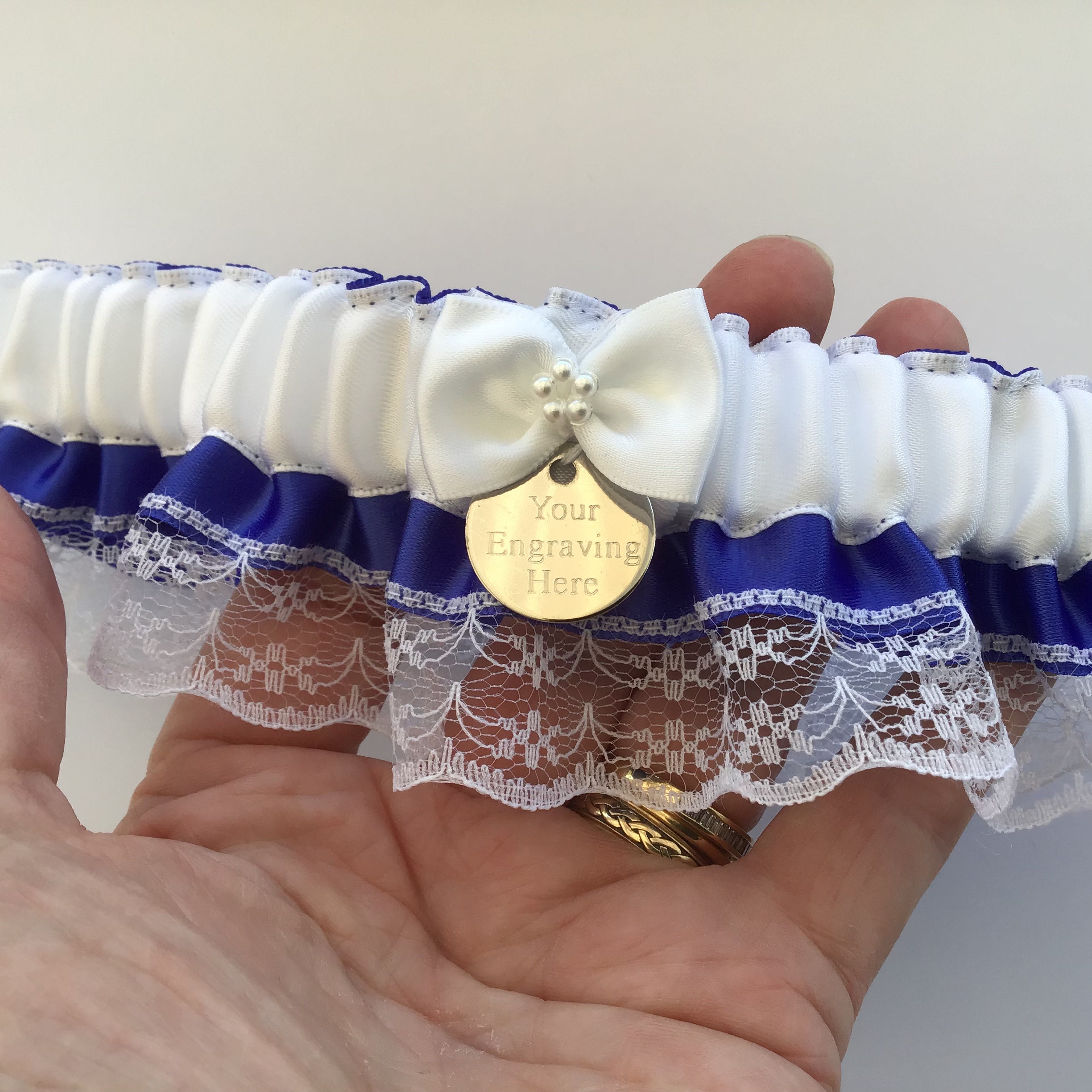 Royal Blau Satin Strumpfband: Personalisiertes Brautgeschenk