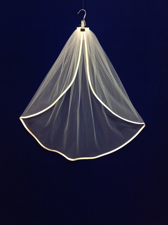 Velo da Con bordo in raso, bianco o avorio, con pettine