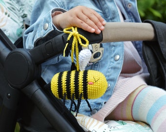 Stroller toy,Bee rattle,Crochet accessory to hang on a stroller or car seat,sensory stroller mobile,Baby rattle,Baby Shower gift,Newborn