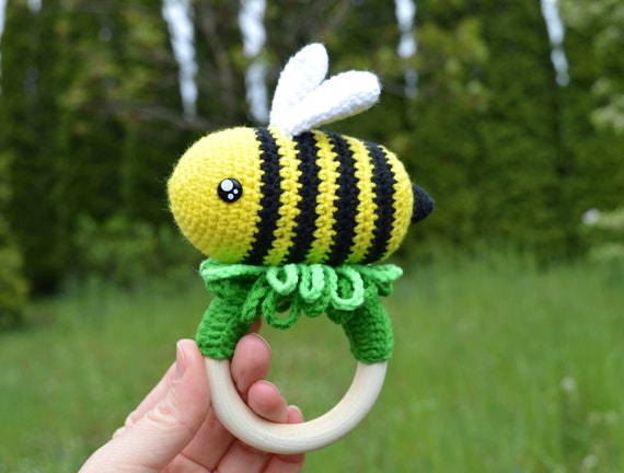 Kleine gehäkelte Biene, Hummel aus Baumwolle, Hergestellt in
