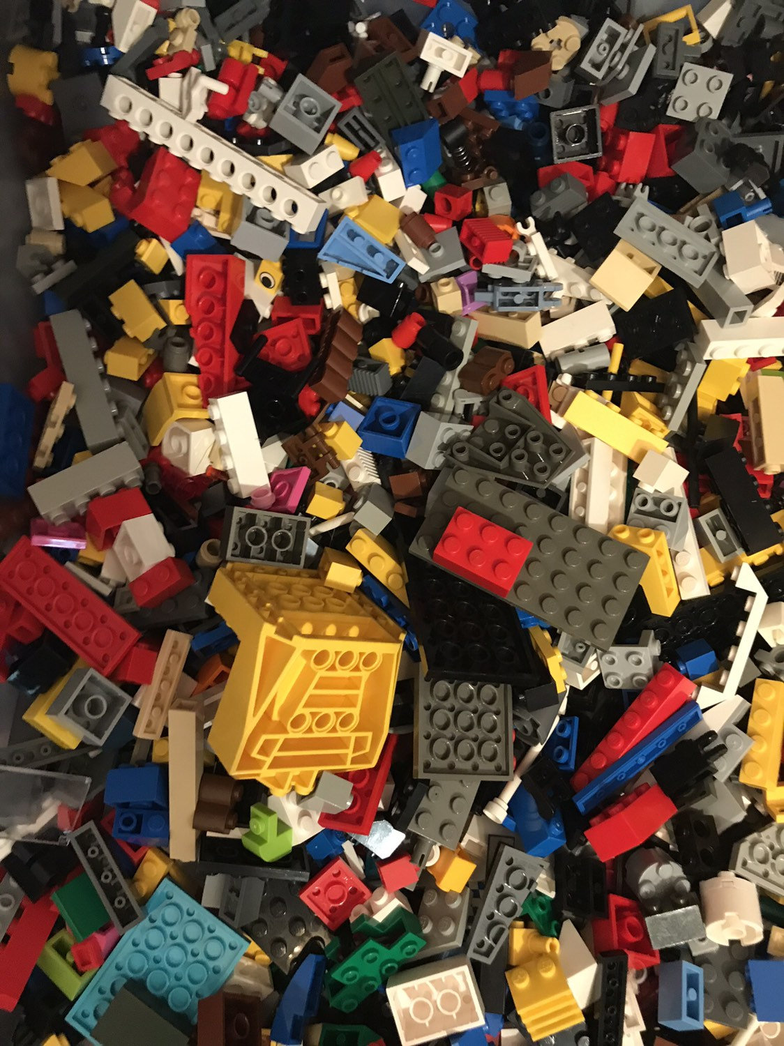 Vrac LEGO : 1 kilo de pièces diverses - Brickland, référence française du  LEGO reconditionné