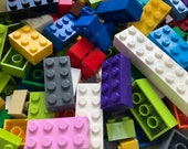 LEGO 1 livre ~ Blocs de petite et moyenne taille, briques, pièces diverses  ~ Briques en vrac aléatoires ~ Nettoyer ~ Qualité : : Jeux et  Jouets