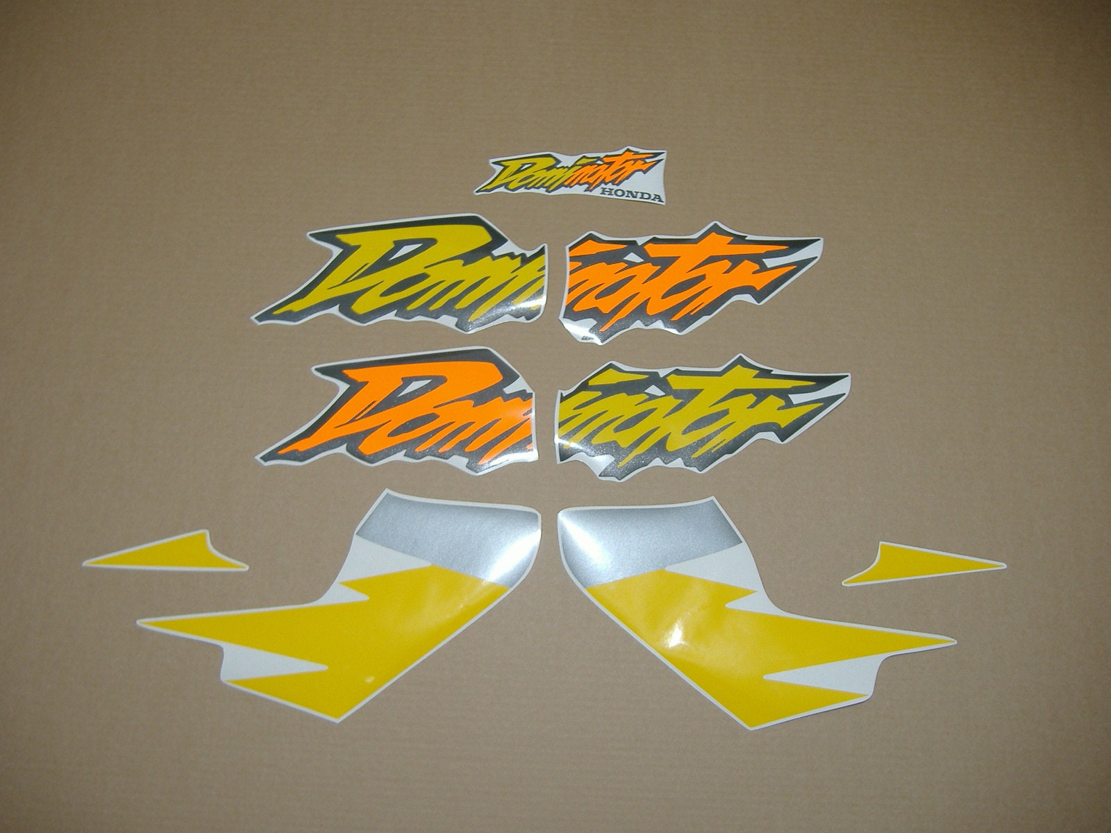 Universal HONDA autocollant/sticker set Honda NX 650 Dominator pignon grobverzah Universal HONDA autocollant/sticker set Honda NX 650 Dominator pignon grobverzah