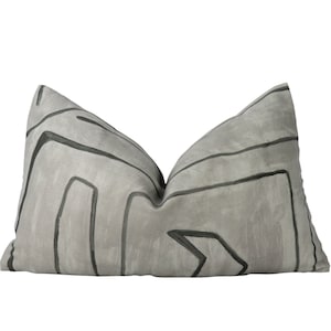 Ready to ship - Kelly Wearstler Graffito pillow cover in Graphite GWF-3530.118.0 - on both sides // Designer pillow // High end pillow