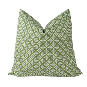 Schumacher Serendipity pillow cover in Green 177961 - ON BOTH SIDES // Designer pillow cover // Decorative pillow cover