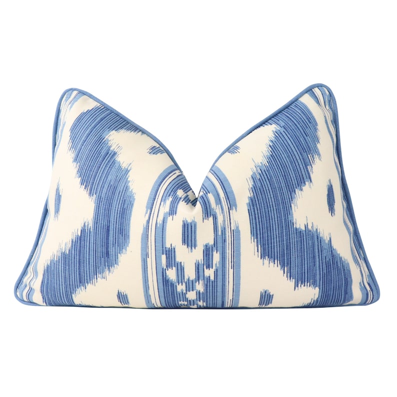 Pillow Cover With CONTRAST WELT // Quadrille Bali Hai Blues on Tint