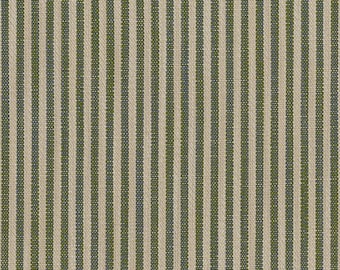 Può includere: Primo piano di un tessuto con un motivo a righe. Le righe sono di colore verde scuro e beige chiaro.