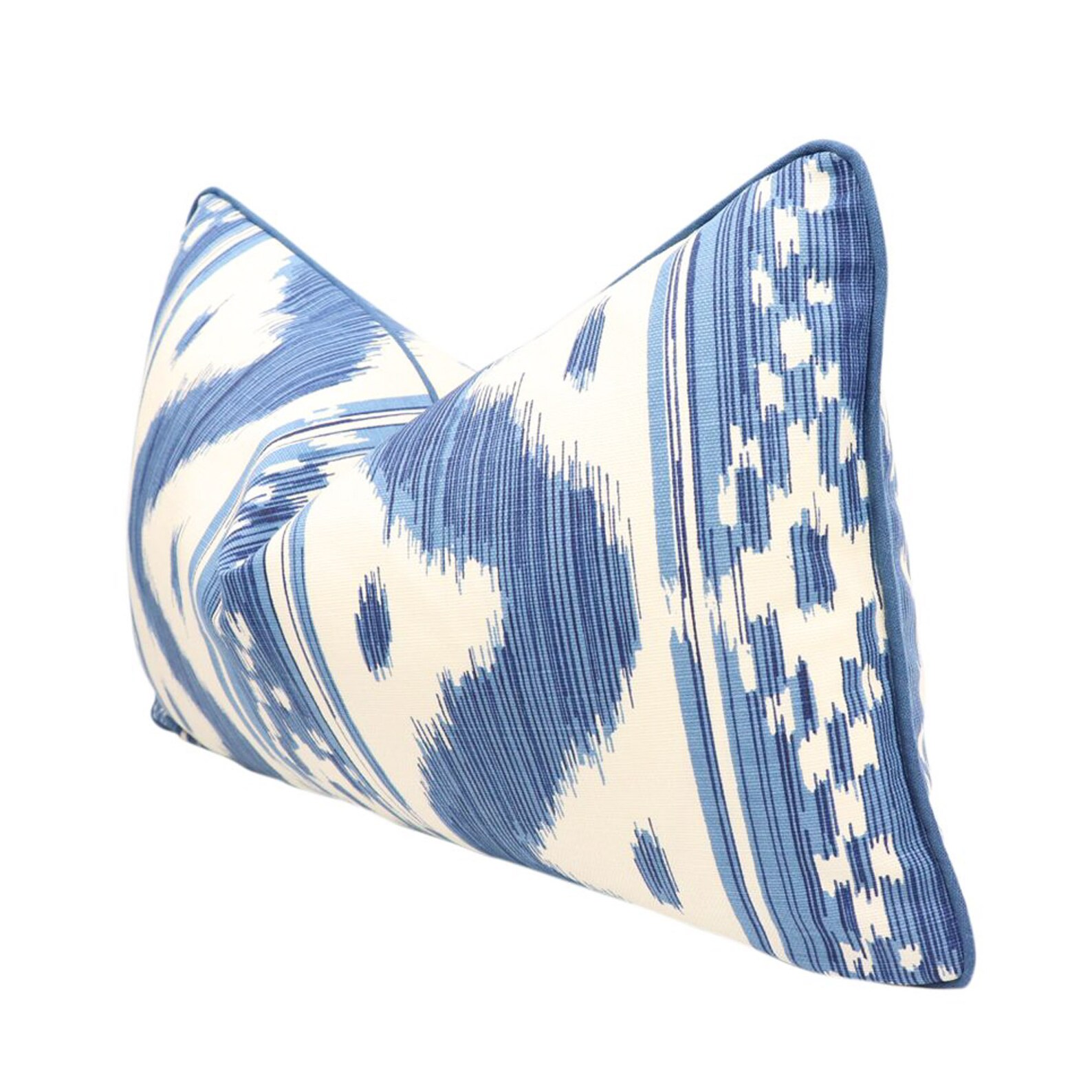 READY TO SHIP Quadrille Bali Hai Pillow Cover in Blues on Tint - Etsy