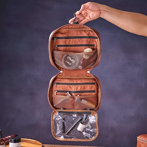 Gepersonaliseerde leren hangende toilettas voor mannen, reisorganisator met monogram voor mannen, Dopp-kit met vakken, cadeau voor hem