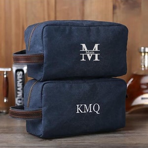 Personalizowana kosmetyczka z płótna, monogramowany zestaw dopp, zestaw do golenia, pomysły na prezenty dla drużbów, męska torba podróżna, prezent dla drużby, prezenty ślubne