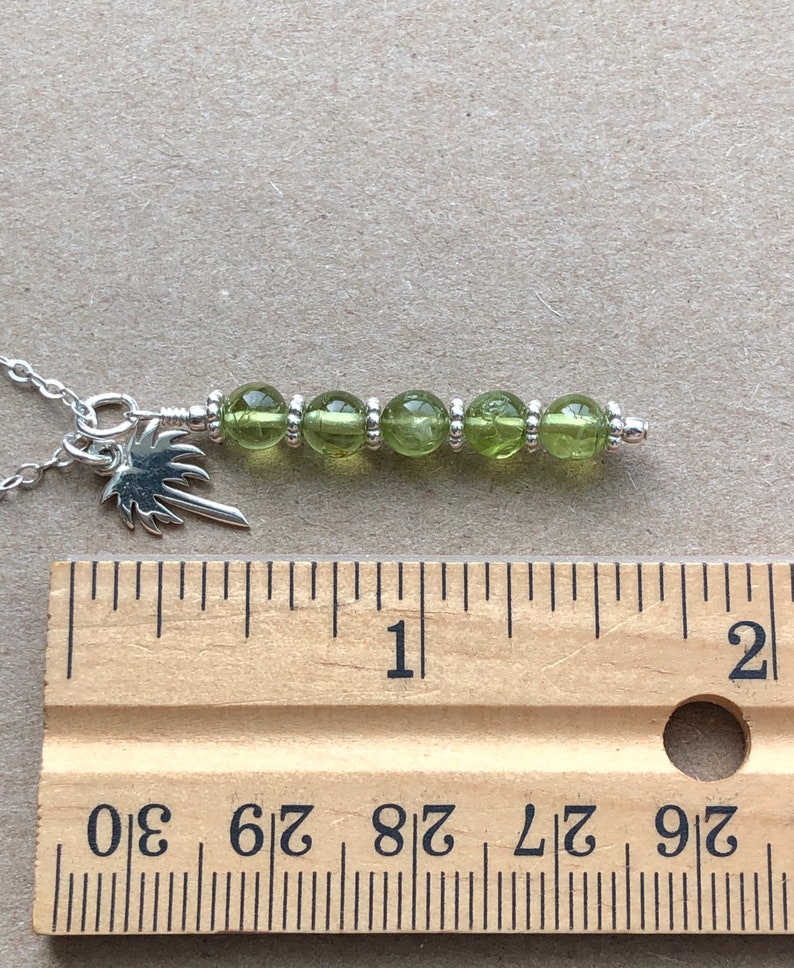 Collier de barre perlée péridot vert avec charme de palmier en argent sterling, collier de palmier tropical, pierre de naissance daoût, cadeau pour elle image 9