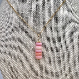 Pink Queen Conch Shell Beaded Bar Necklace in Silver or Gold, Tropical Beach Necklace, Handmade Jewelry for Women, Gift for Her Bild 5