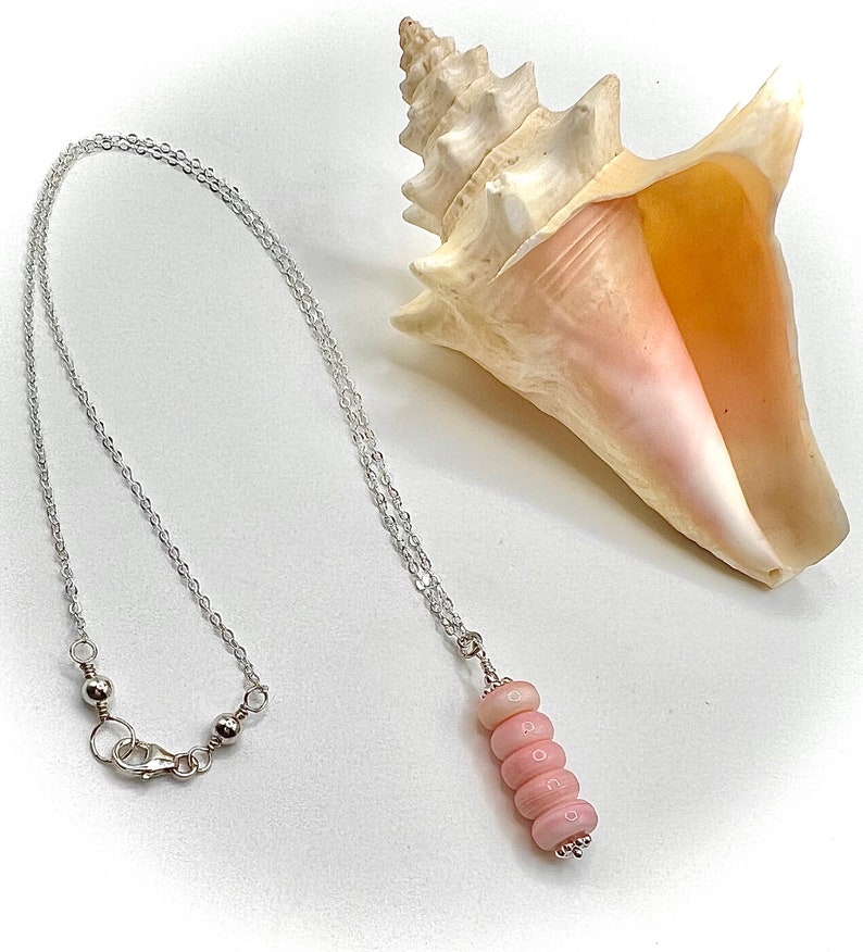 Pink Queen Conch Shell Beaded Bar Necklace in Silver or Gold, Tropical Beach Necklace, Handmade Jewelry for Women, Gift for Her Bild 6