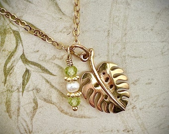 Gold Monstera Leaf with Peridot and Pearl Charm Necklace, Tropical Beach Jewelry, August and June Birthstone Necklace, Gift for Her
