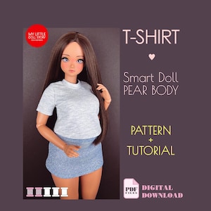 Può includere: Una bambola indossa una maglietta grigia e una gonna blu. L'immagine include il testo "T-SHIRT Smart Doll PEAR BODY PATTERN + TUTORIAL PDF FILES DIGITAL DOWNLOAD". La bambola ha lunghi capelli castani ed è ambientata su uno sfondo viola scuro.