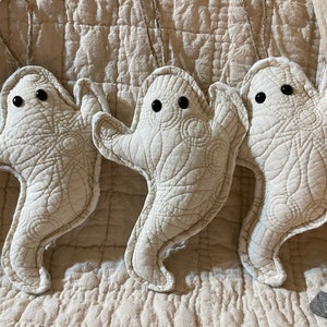 Halloween Quilt Ghost / Handmade Ghost / Farmhouse Decor image 1