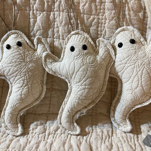 Halloween Quilt Ghost / Handmade Ghost / Farmhouse Decor