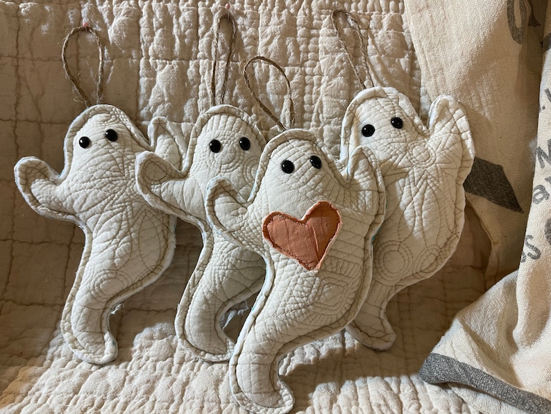 Halloween Quilt Ghost / Handmade Ghost / Farmhouse Decor image 4