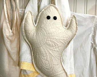 Large Halloween Quilt Ghost / Handmade Ghost / Farmhouse Decor