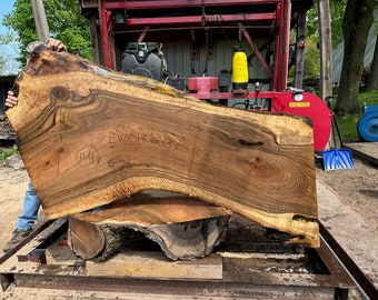 English Walnut | live edge wood | reclaimed wood slabs | kiln dried wood for sale | trusted wood suppliers | woodworking source