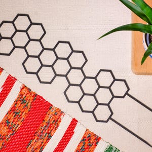 Extra hohes modulares Bienenwaben-Pflanzengitter | 3 Stück | Höhenverstellbar | Geometrische Stütze für kletternde Zimmerpflanzen Made in Sweden