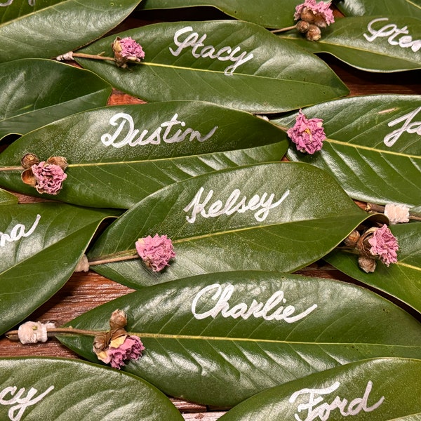 Real Magnolia Leaf & Dried Pink Camellia Flower Place Cards. Romantic Wedding Decor. Party Table Decor. Dinner Cards. Handwritten lettering