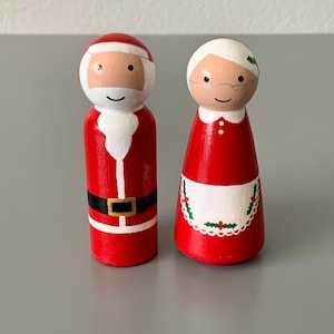Santa & Mrs. Claus Peg Doll Set