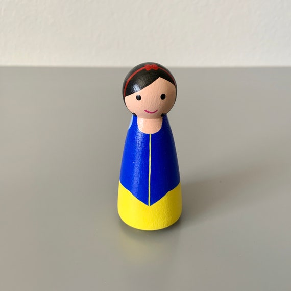 snow white peg doll