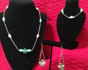 Green & White Beaded Jewelry Set – Necklace, Bracelet, Earrings
