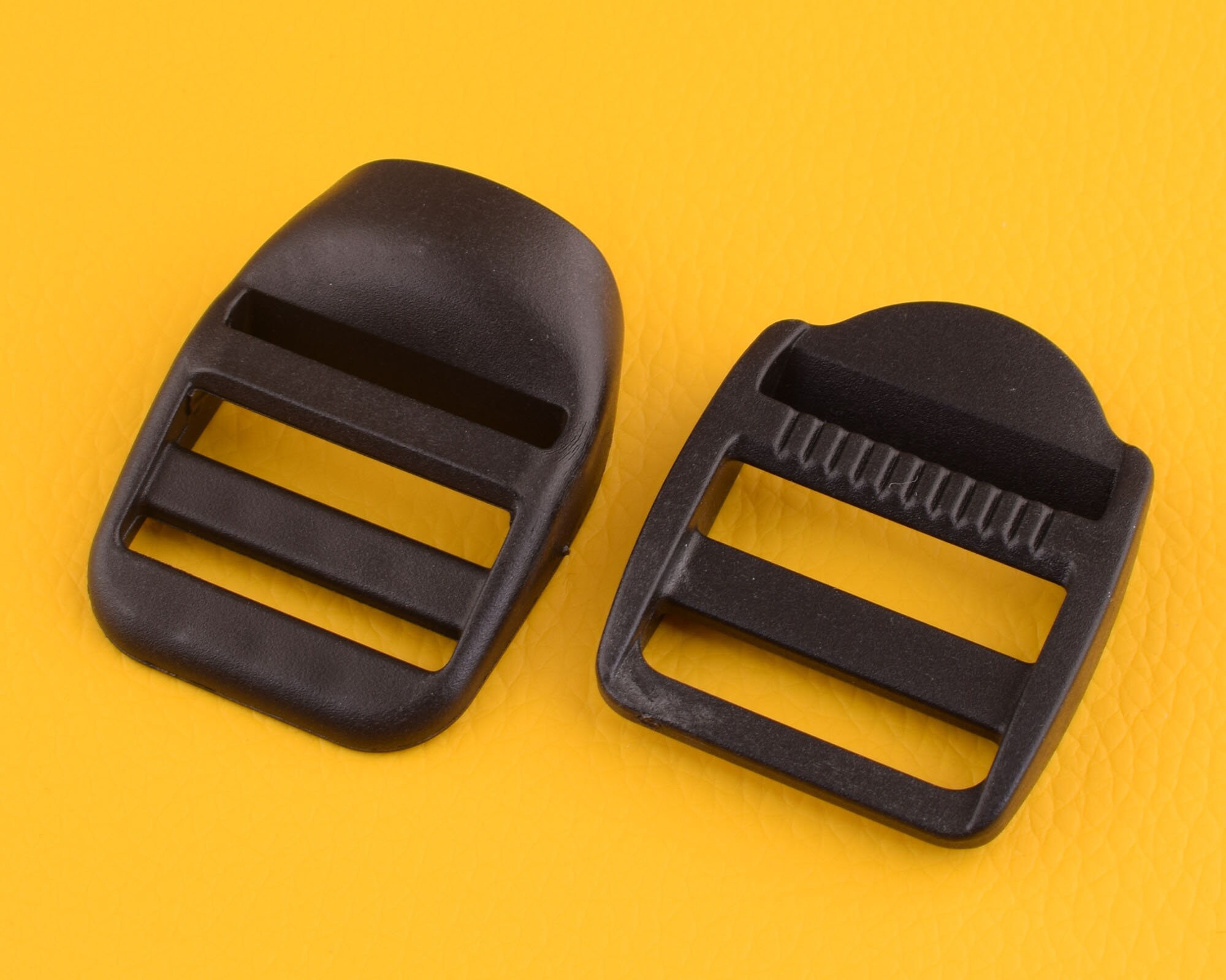 Backpack strap lock 2025