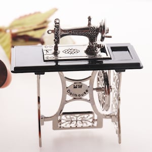 Dollhouse miniature sewing machine,vintage doll house sewing machine,miniature artisan Photography props-1 pcs