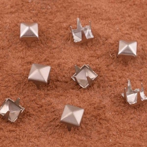 500pcs Metall Nieten Leder Nieten/Metall Nieten Karmin Zangen, 4 Fuß Ohrstecker, 6 * 5mm Kralle Nagel/Schnelle Nieten/Klauen Bolzen für Tasche machen liefert