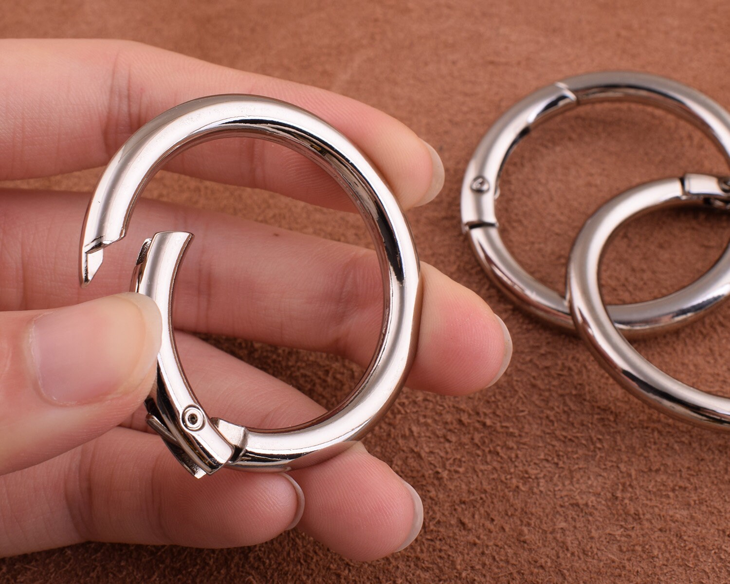 30 Anelli A Molla Per Portachiavi - Metallici, 28 Mm, Per Zaini, Borse E Fai-Da-Te - Foto 7