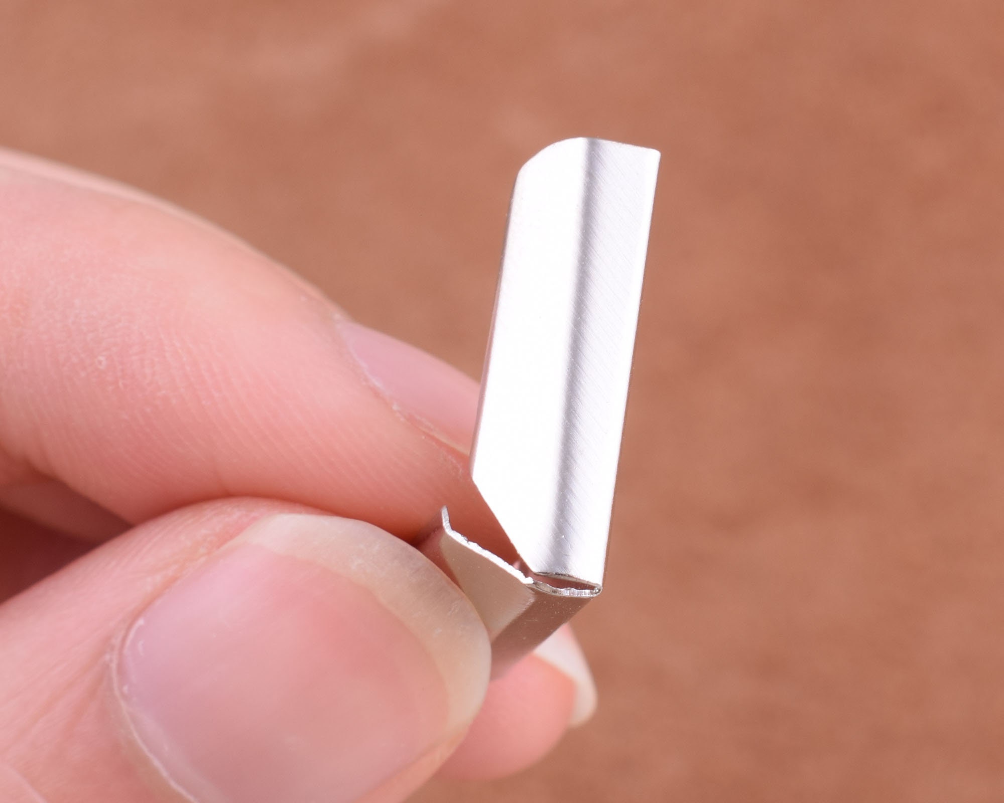 PS 30 - 30 x 30 mm Buchecken Metall PS 30 - 30 x 30 mm Buchecken Metall