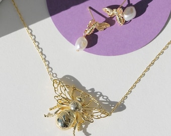 Bee Gold Set Necklace + Earring | Bee Gold Jewelry Set | Necklace & Earring | Hypoallergenic Jewelry | Bee Jewelry | Bee Necklace + Earring