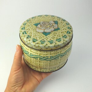 Vintage Huntley & Palmers tin Rose Basket, old lid tin, gift for women, decoration advertising tin, birthday gift for her