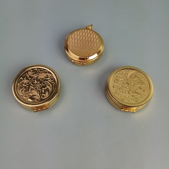 1x vintage mini jewelry box, casket, round pill b… - image 3