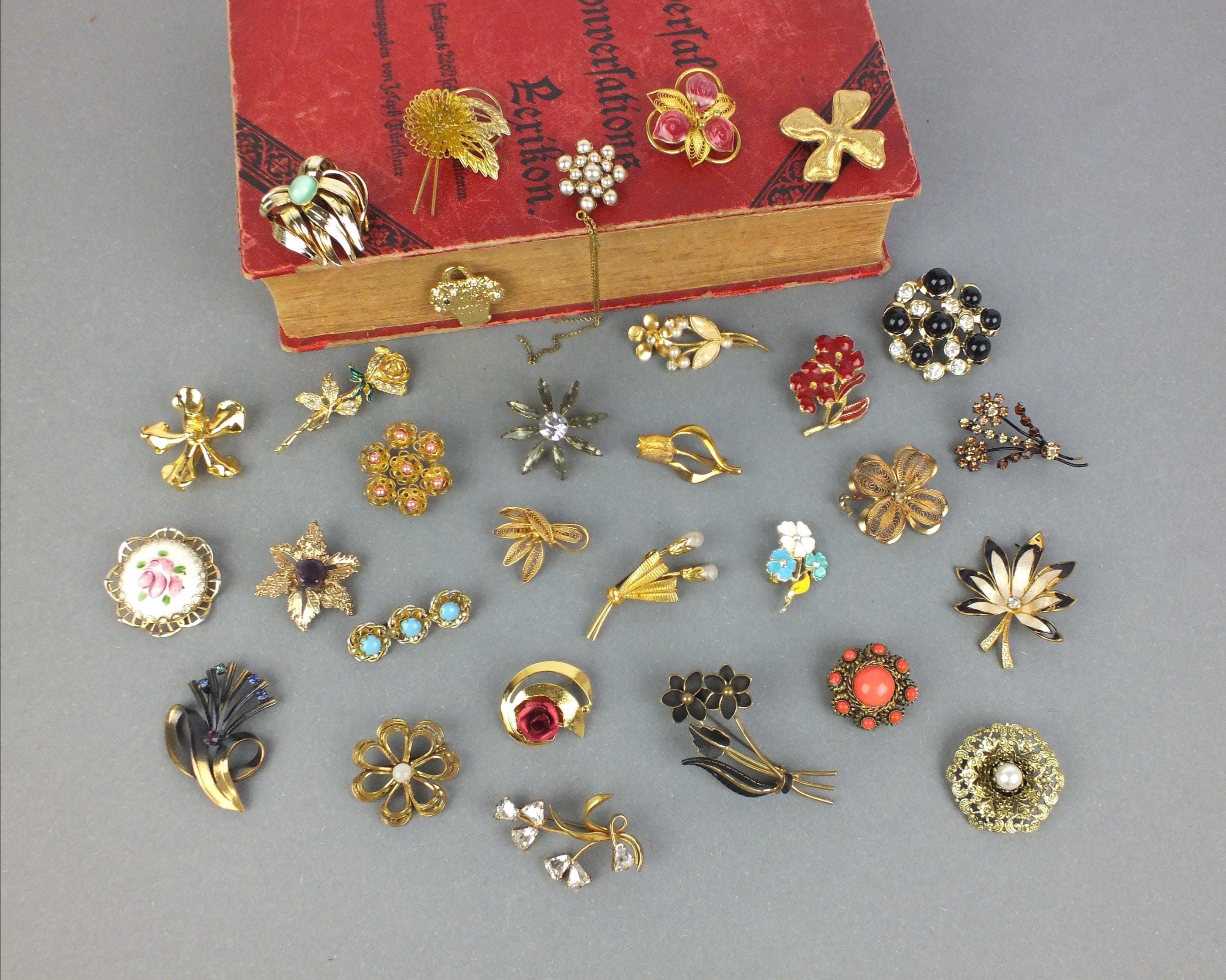 Vintage plastic brooch - Etsy 日本