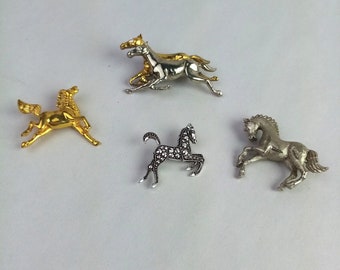 1x vintage brooch horses/ pin/ badge/ old costume jewellery/ gift for girlfriend/boyfriend/sister/brother