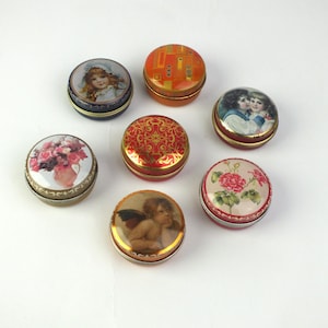 Vintage pill box metal round, pill box, snuff box, small box for tablets, gift for women, birthday gift for girlfriend