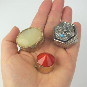 Vintage mini jewelry box, small pill box, lidded box for tablets, snuffbox, gift for women, gift for men, birthday gift